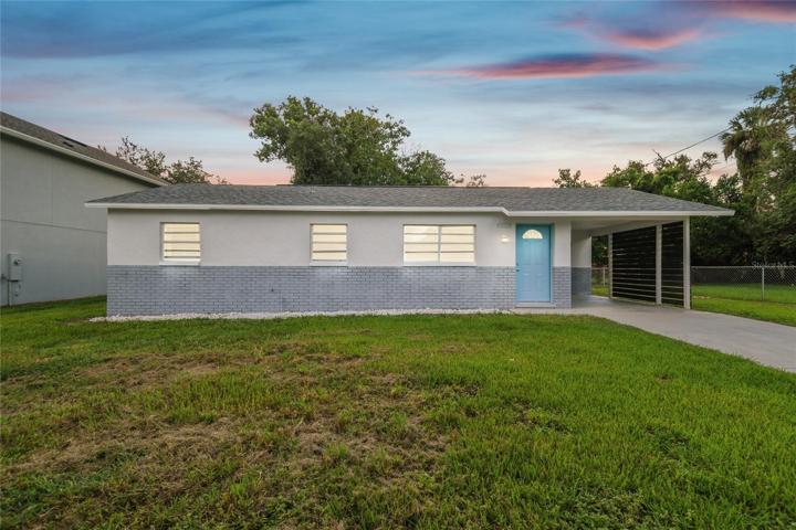 Beautifully remodled 2 BR/2BR!