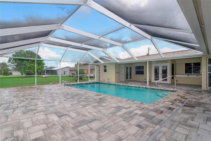 Pool/Lanai