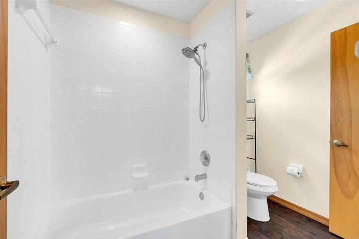 Jack N Jill Bathroom with tub