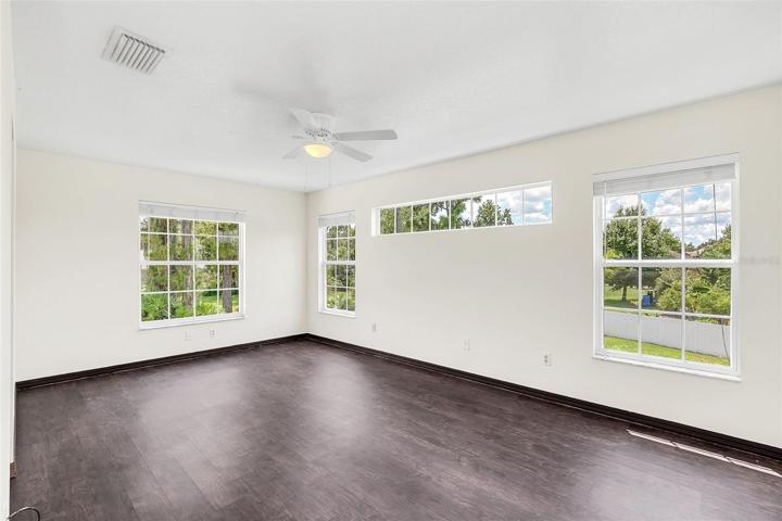 Apartment -Huge #1 Bdrm with Views and Walk in Closet