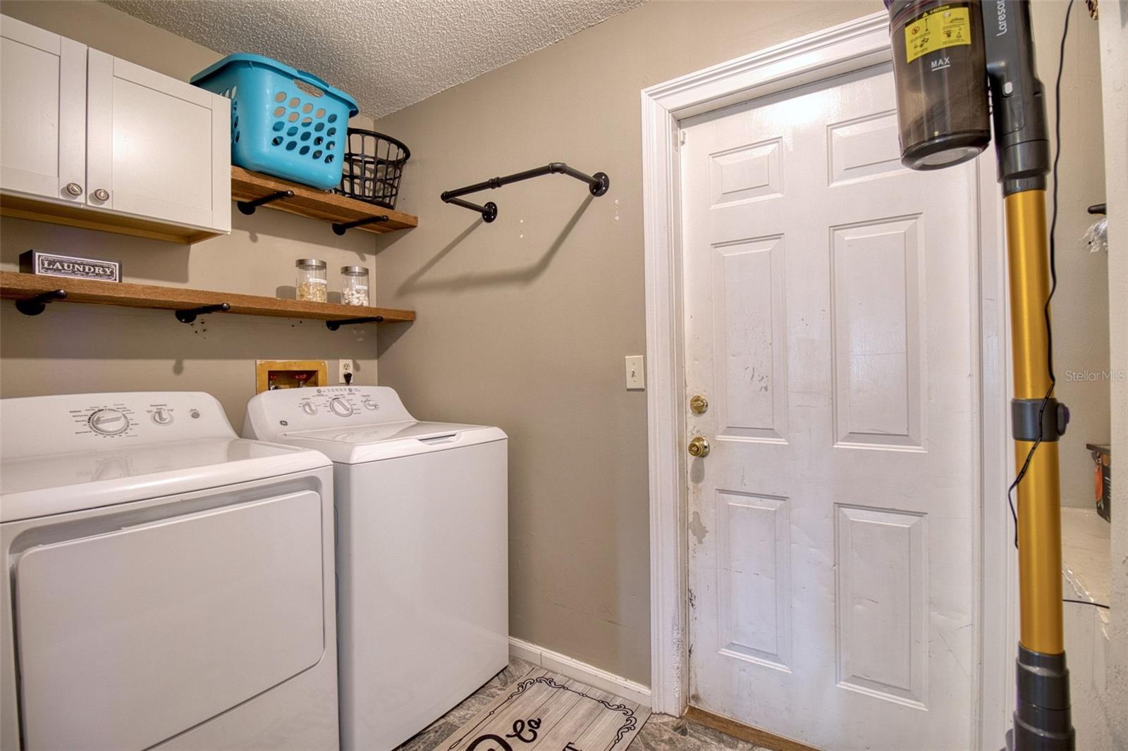 3016 Lake Saxon Drive, Land O Lakes, Florida 34639, 3 Bedrooms Bedrooms, ,3 BathroomsBathrooms,Residential,For Sale,LAKE SAXON,U8210205