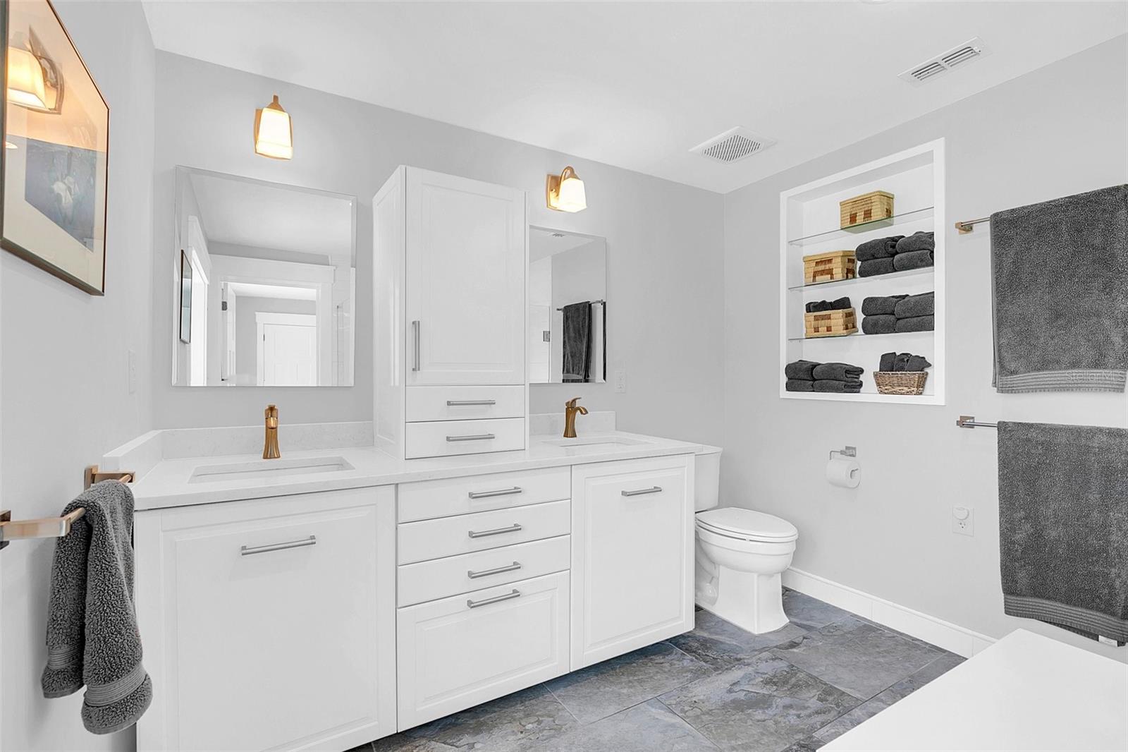 307 N Blue Lake Terrace, Deland, Florida 32724, 3 Bedrooms Bedrooms, ,3 BathroomsBathrooms,Residential,For Sale,BLUE LAKE,V4931710