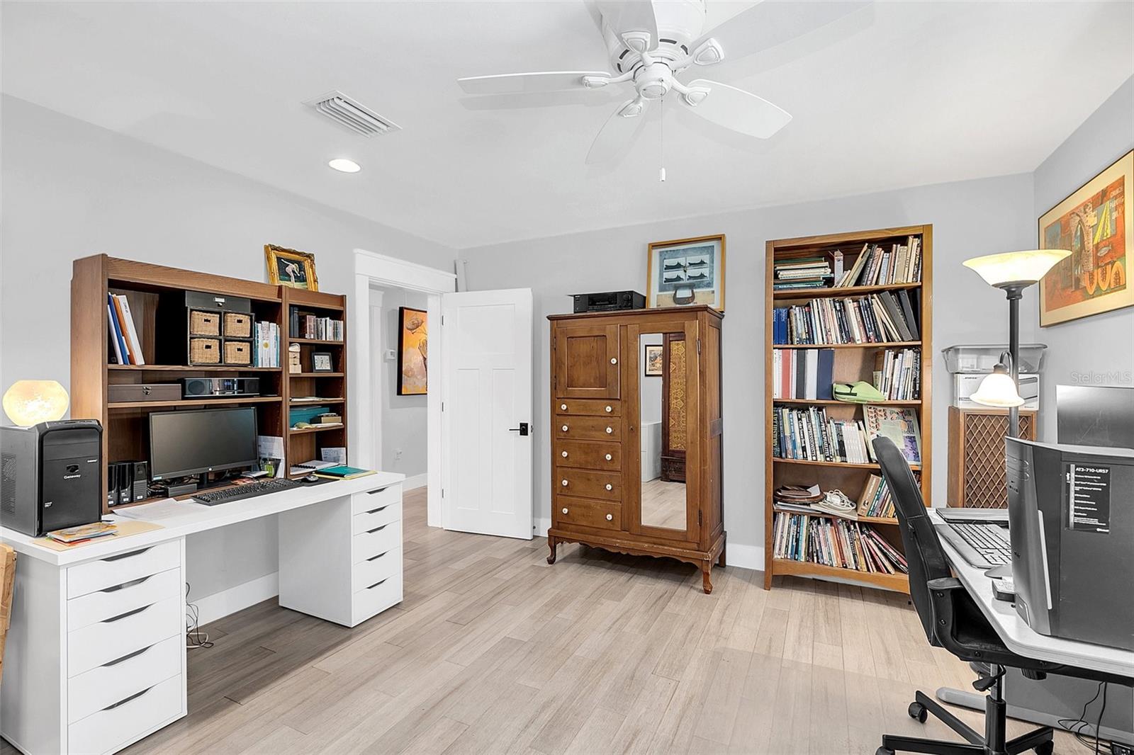 307 N Blue Lake Terrace, Deland, Florida 32724, 3 Bedrooms Bedrooms, ,3 BathroomsBathrooms,Residential,For Sale,BLUE LAKE,V4931710