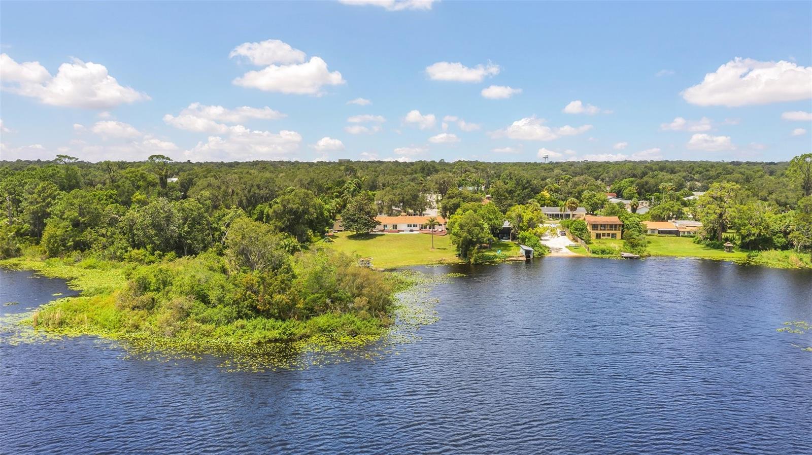 307 N Blue Lake Terrace, Deland, Florida 32724, 3 Bedrooms Bedrooms, ,3 BathroomsBathrooms,Residential,For Sale,BLUE LAKE,V4931710
