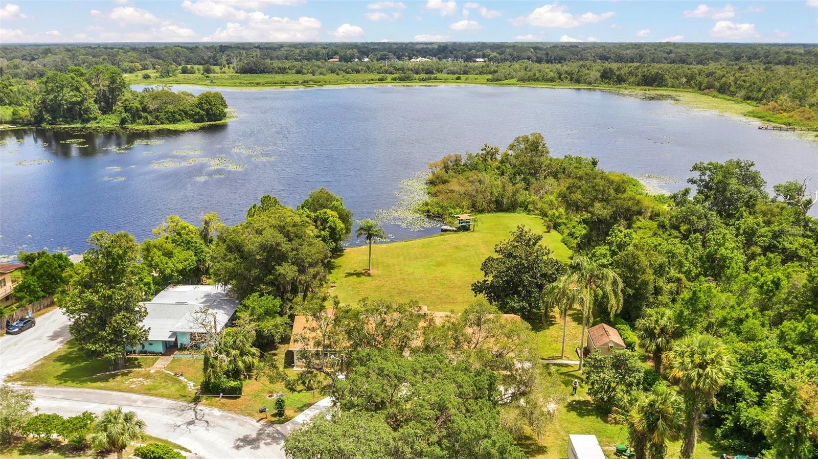 307 N Blue Lake Terrace, Deland, Florida 32724, 3 Bedrooms Bedrooms, ,3 BathroomsBathrooms,Residential,For Sale,BLUE LAKE,V4931710