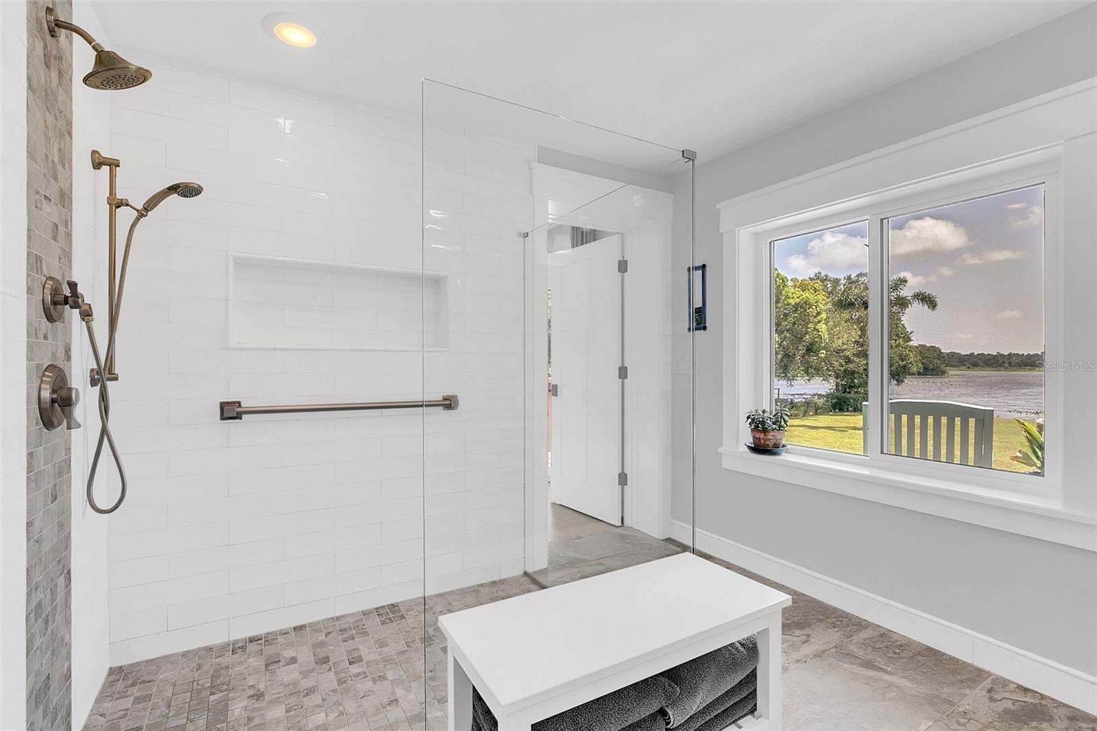 307 N Blue Lake Terrace, Deland, Florida 32724, 3 Bedrooms Bedrooms, ,3 BathroomsBathrooms,Residential,For Sale,BLUE LAKE,V4931710