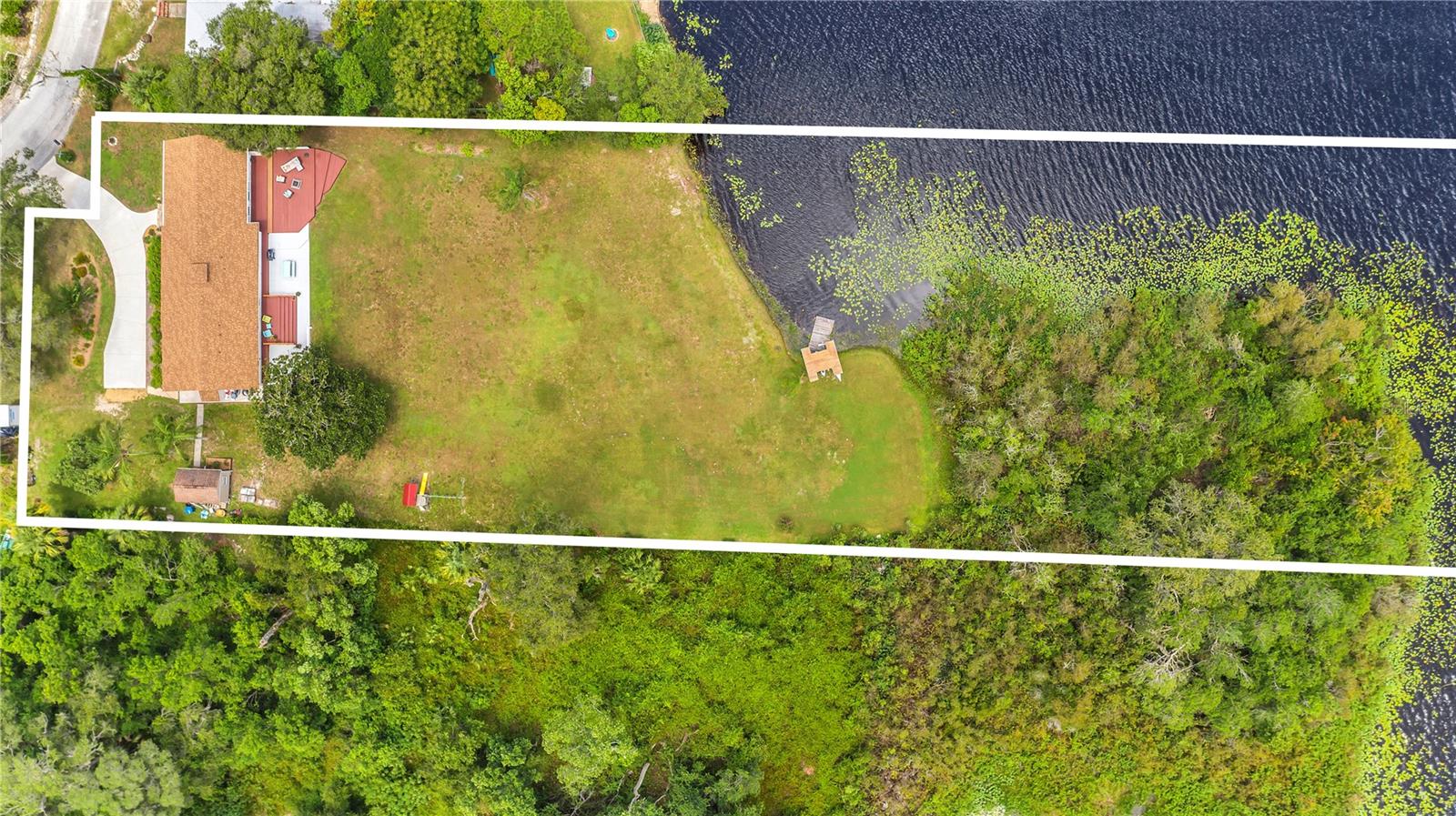 307 N Blue Lake Terrace, Deland, Florida 32724, 3 Bedrooms Bedrooms, ,3 BathroomsBathrooms,Residential,For Sale,BLUE LAKE,V4931710