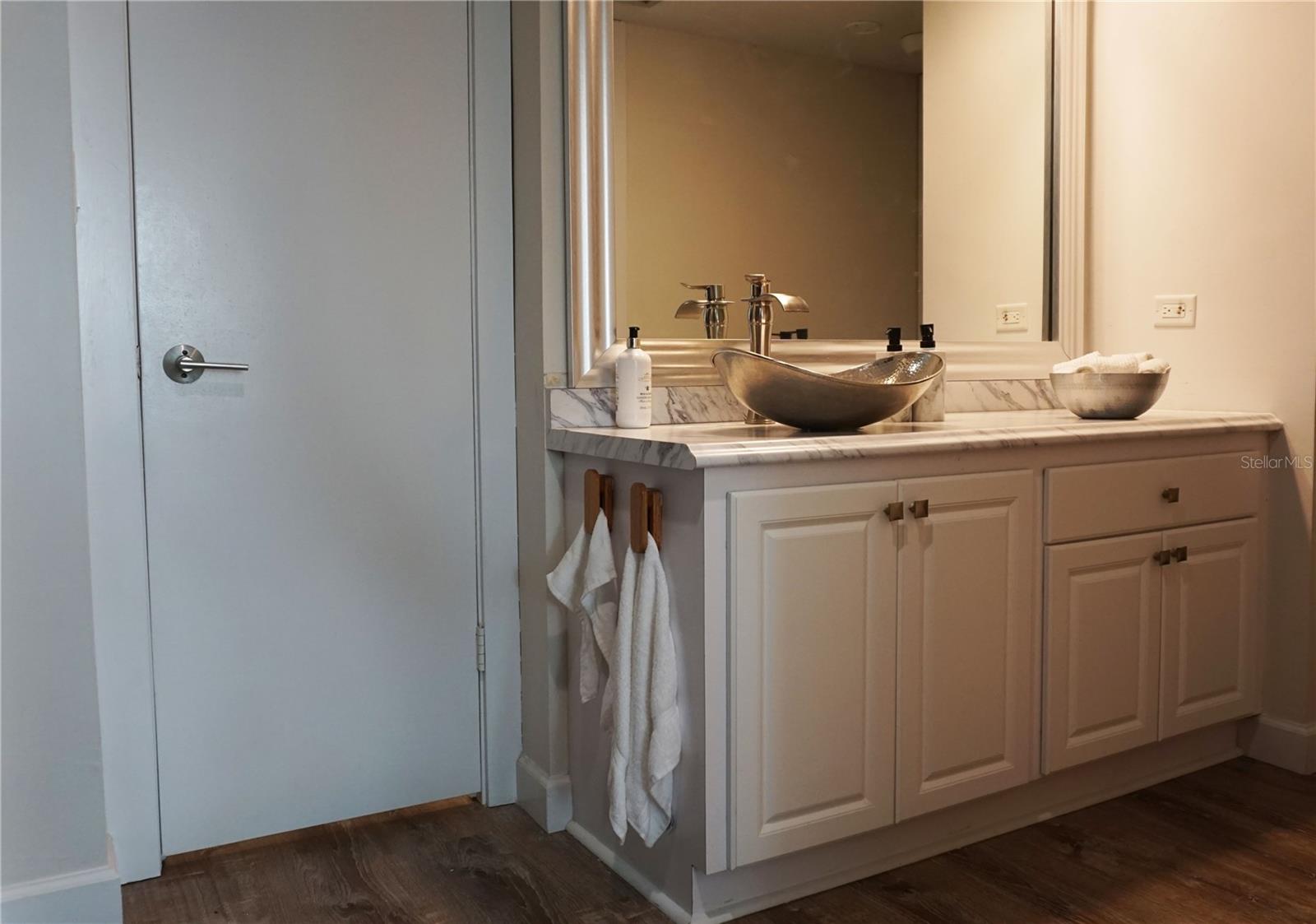 500 Treasure Island Causeway #303, Treasure Island, Florida 33706, 1 Bedroom Bedrooms, ,2 BathroomsBathrooms,Residential,For Sale,TREASURE ISLAND,U8210286