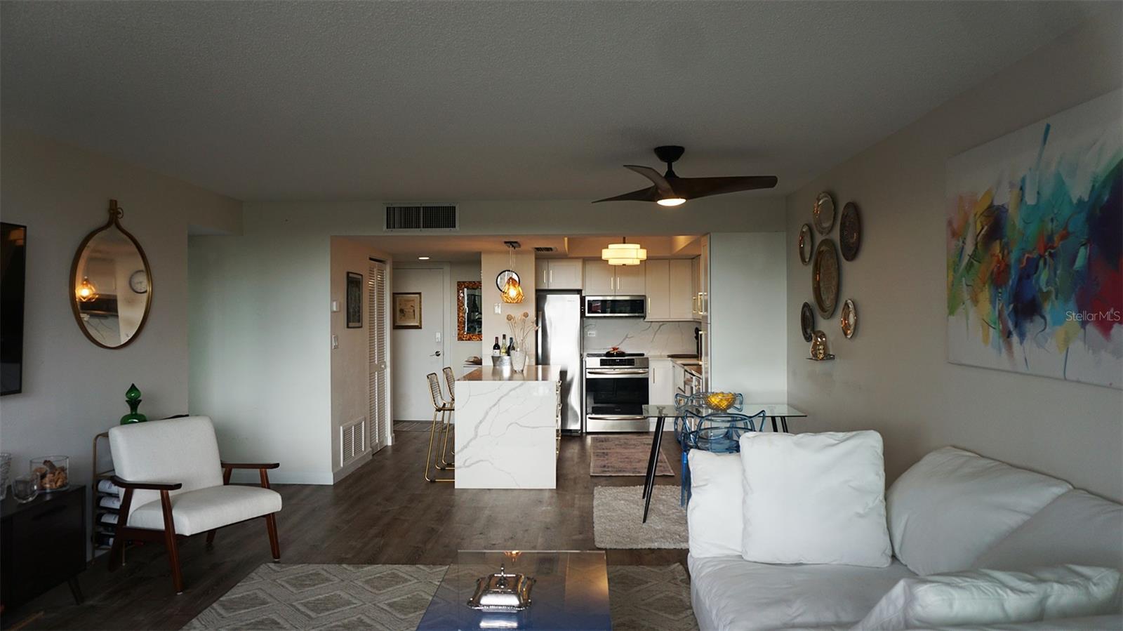 500 Treasure Island Causeway #303, Treasure Island, Florida 33706, 1 Bedroom Bedrooms, ,2 BathroomsBathrooms,Residential,For Sale,TREASURE ISLAND,U8210286