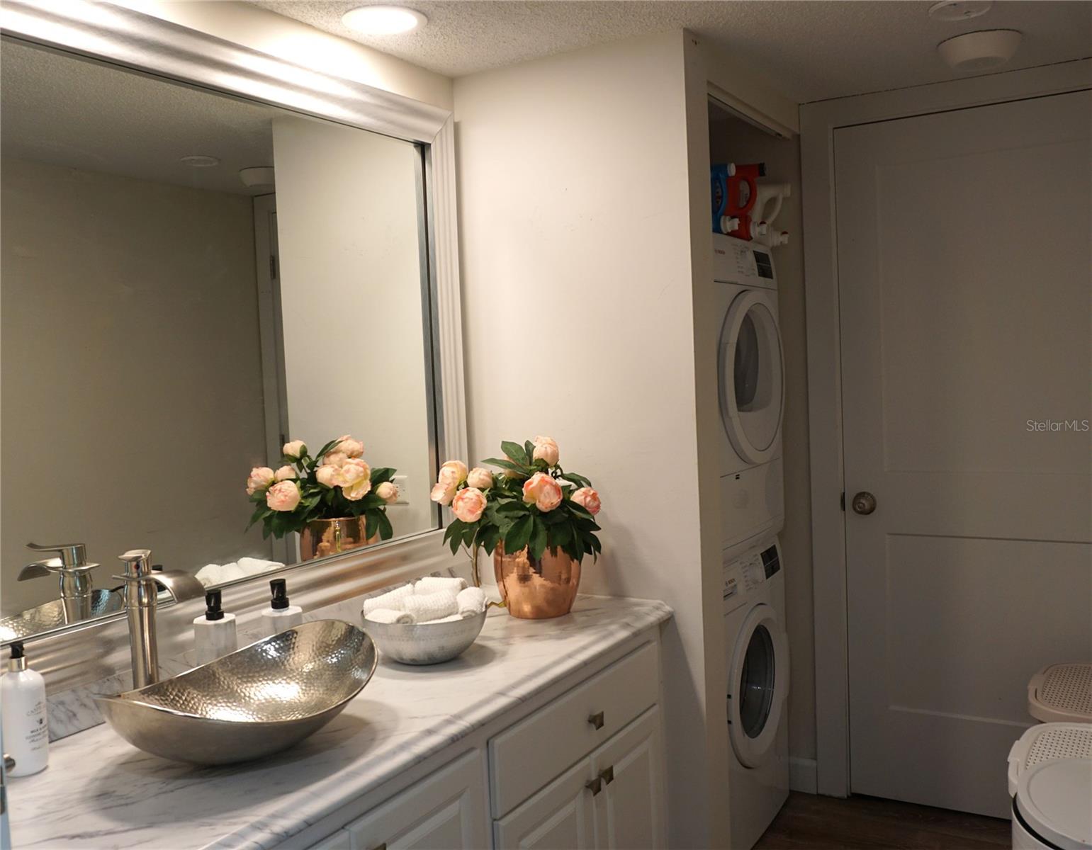 500 Treasure Island Causeway #303, Treasure Island, Florida 33706, 1 Bedroom Bedrooms, ,2 BathroomsBathrooms,Residential,For Sale,TREASURE ISLAND,U8210286