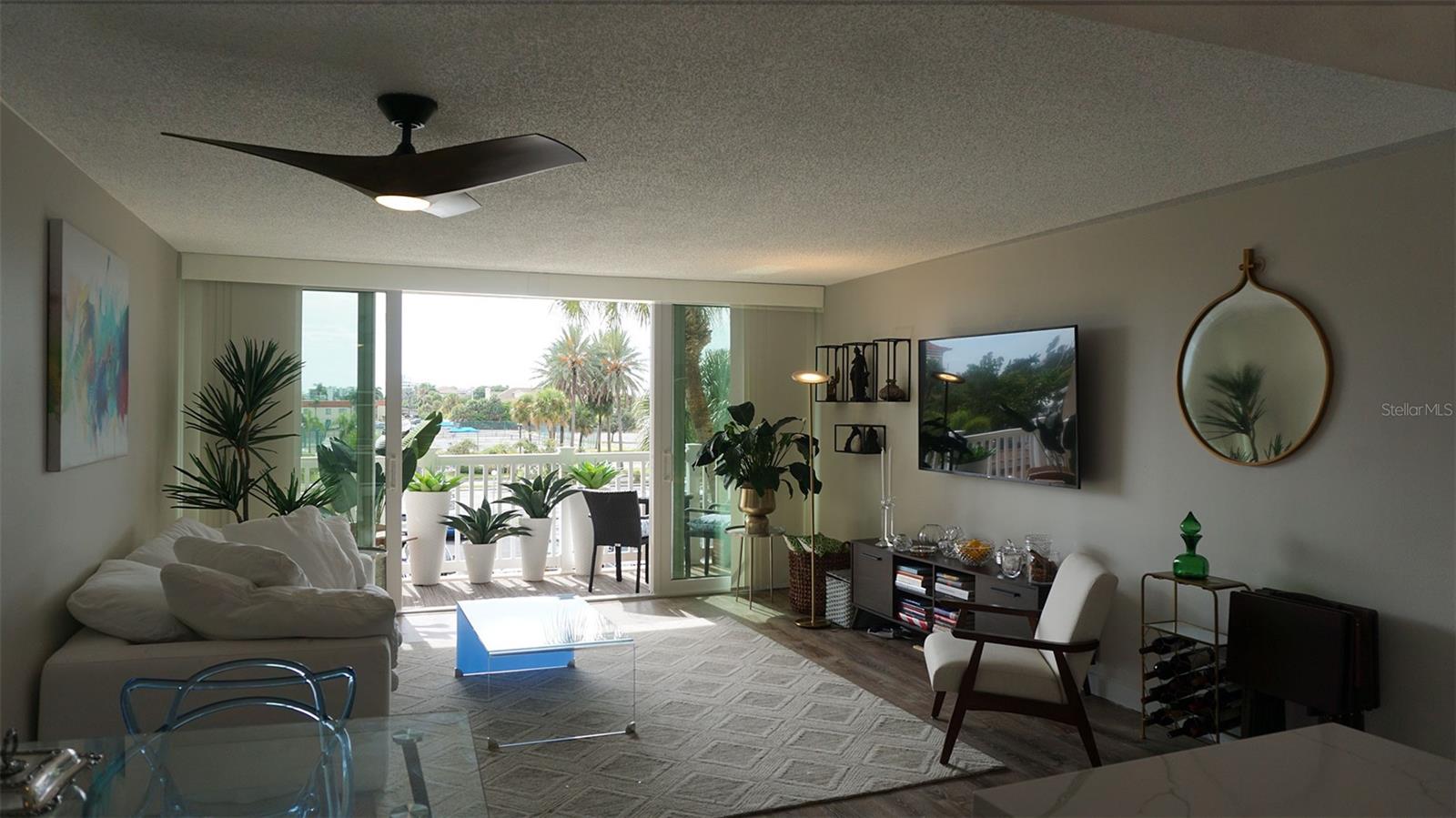 500 Treasure Island Causeway #303, Treasure Island, Florida 33706, 1 Bedroom Bedrooms, ,2 BathroomsBathrooms,Residential,For Sale,TREASURE ISLAND,U8210286