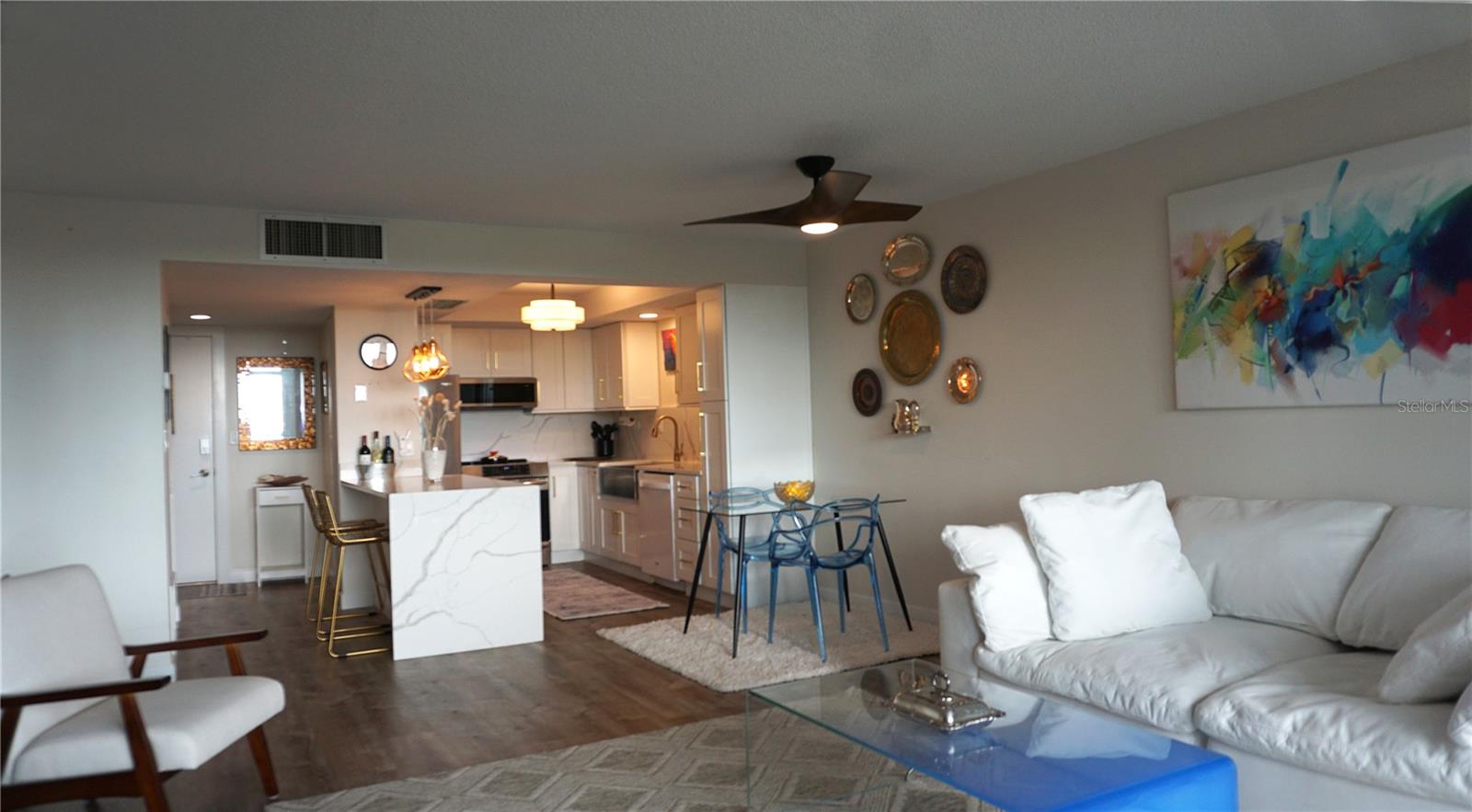 500 Treasure Island Causeway #303, Treasure Island, Florida 33706, 1 Bedroom Bedrooms, ,2 BathroomsBathrooms,Residential,For Sale,TREASURE ISLAND,U8210286