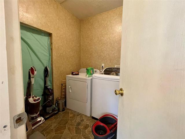15402- Laundry room