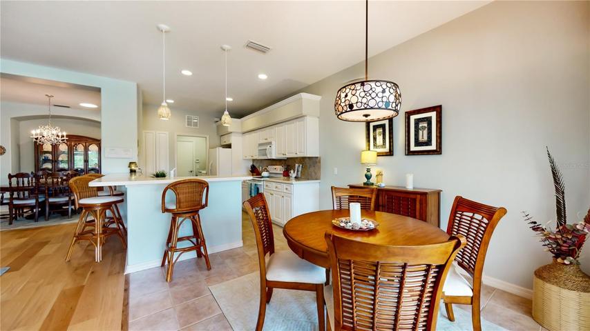 Dinette/Kitchen