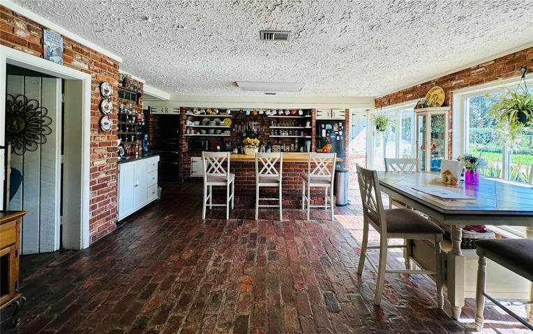 Breakfast / Kitchen