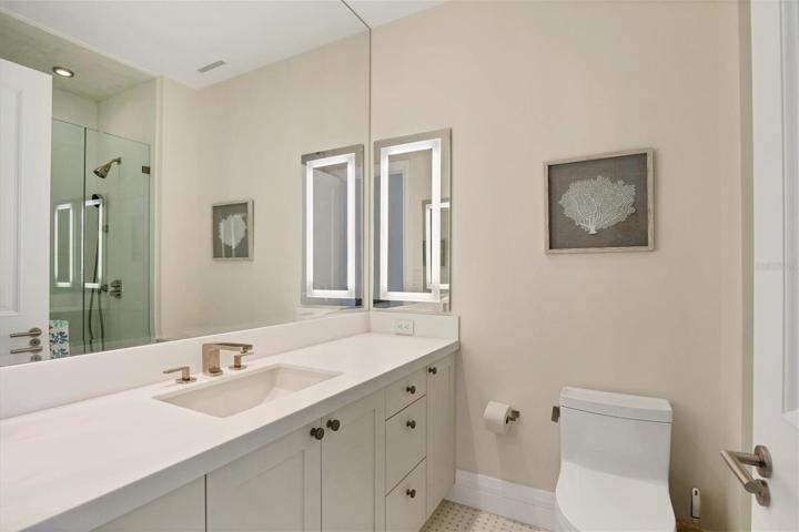 Ensuite Guest Bath with Shower
