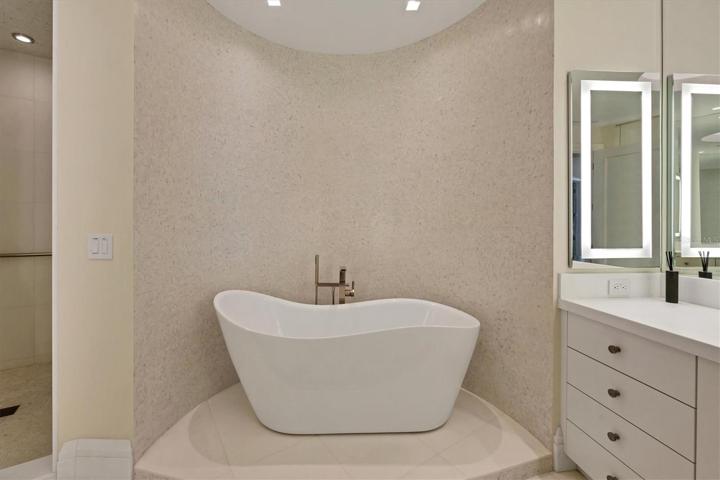 Soaking Tub