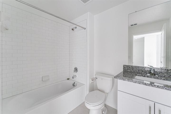 Upstairs full bath