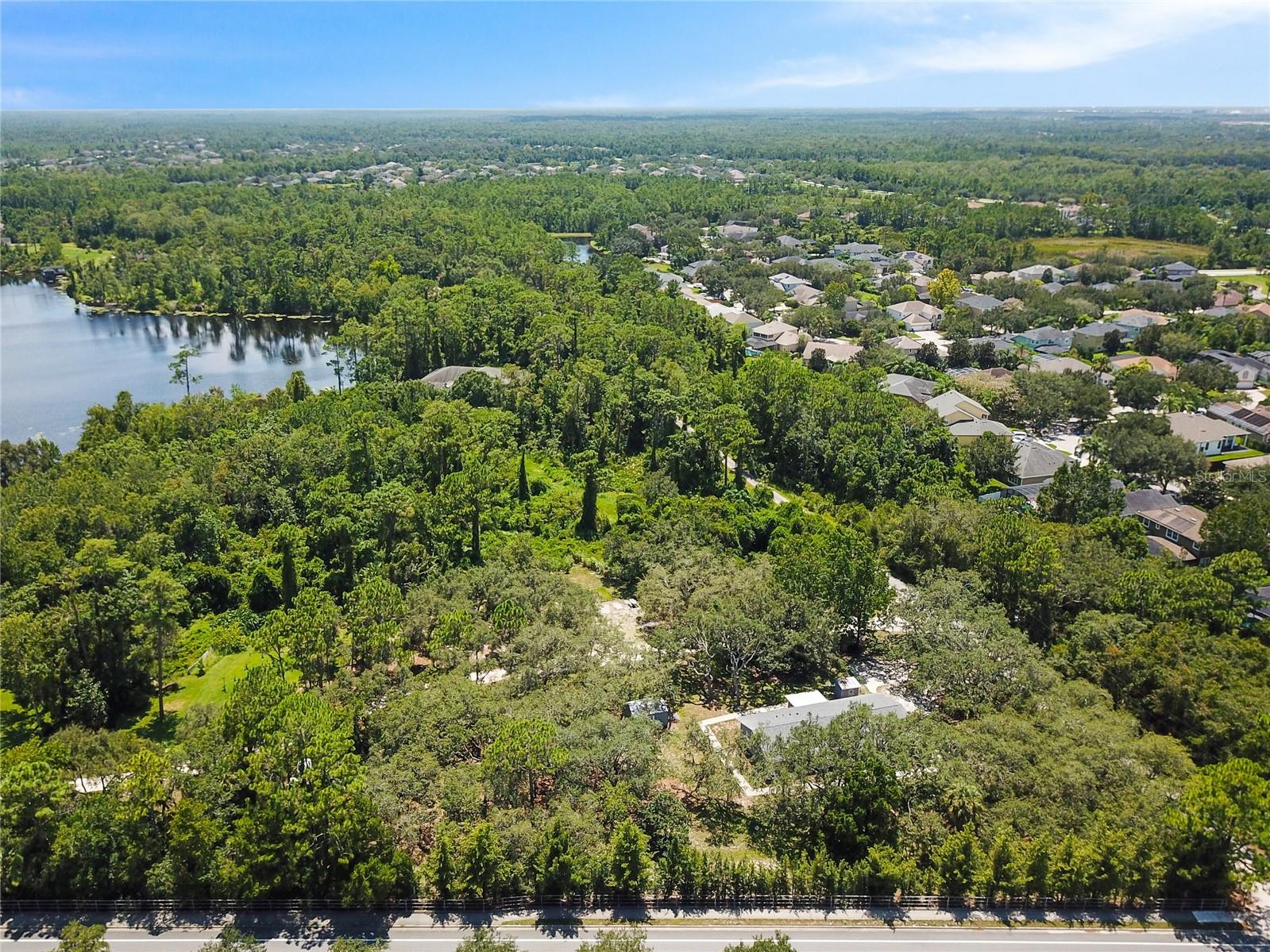 The convenient location just off County Road 419 makes it easy to access all that Oviedo has to offer - phenomenal schools, local parks, recreation, shopping, dining, Oviedo on the Park and so much more!