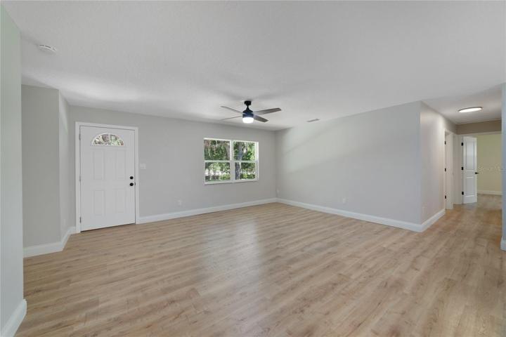 LIVING AREA.