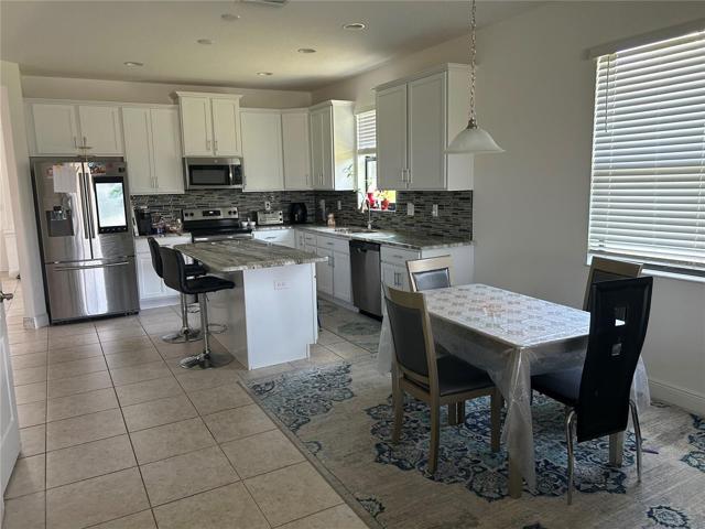 Kitchen + dinette