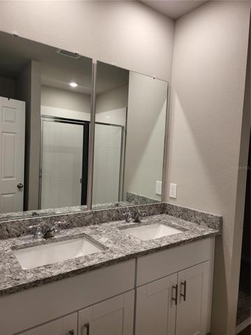 Master Wash Room