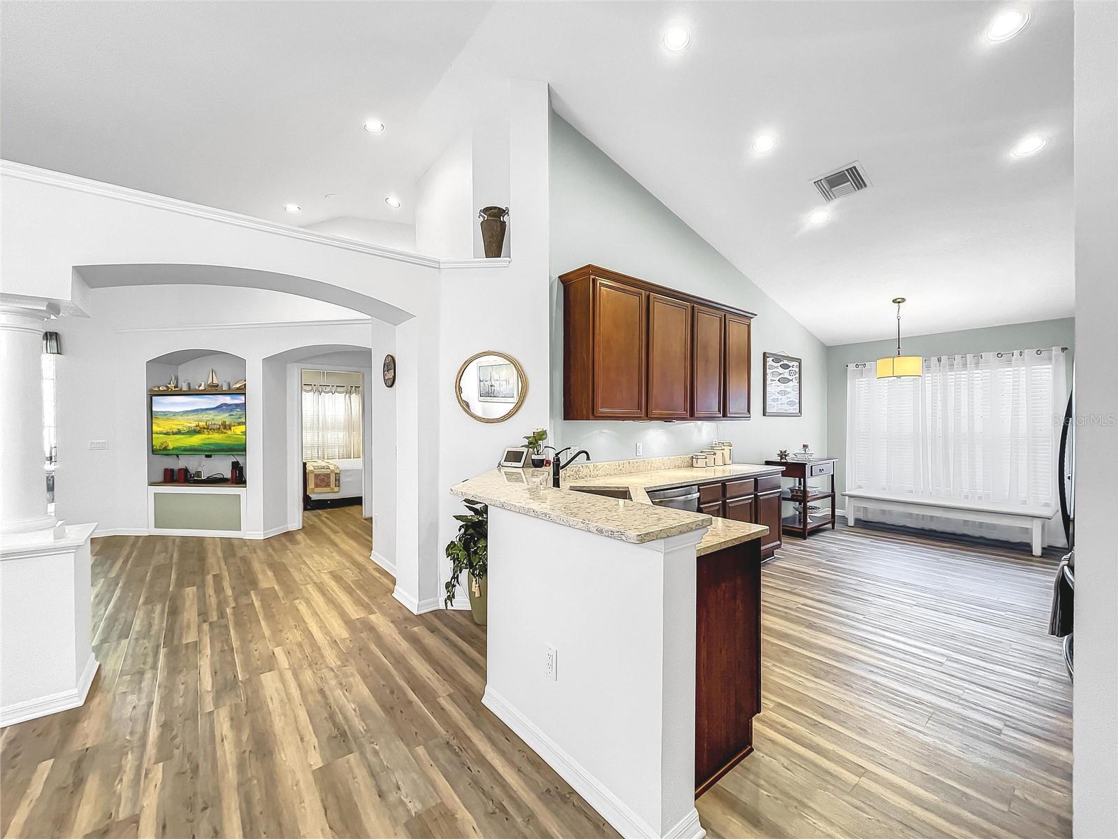 Entrance/Kitchen
