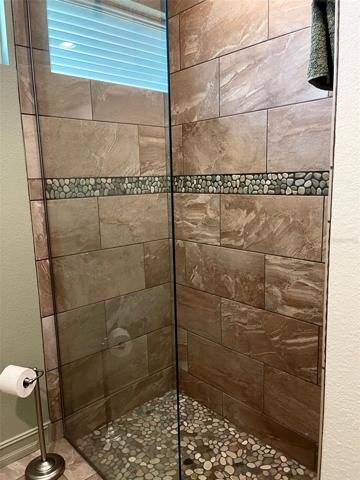 WINDOW AND HALF GLASS WALL  ( NO SHOWER CURTAIN NEEDED!)