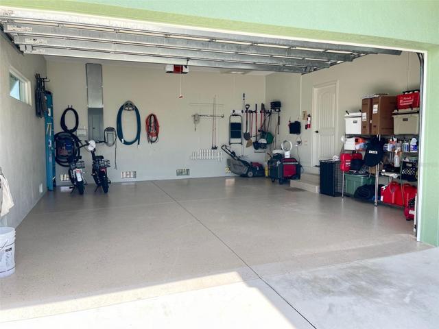 EPOXY PAINTED FLOOR, NEAT AND CLEAN