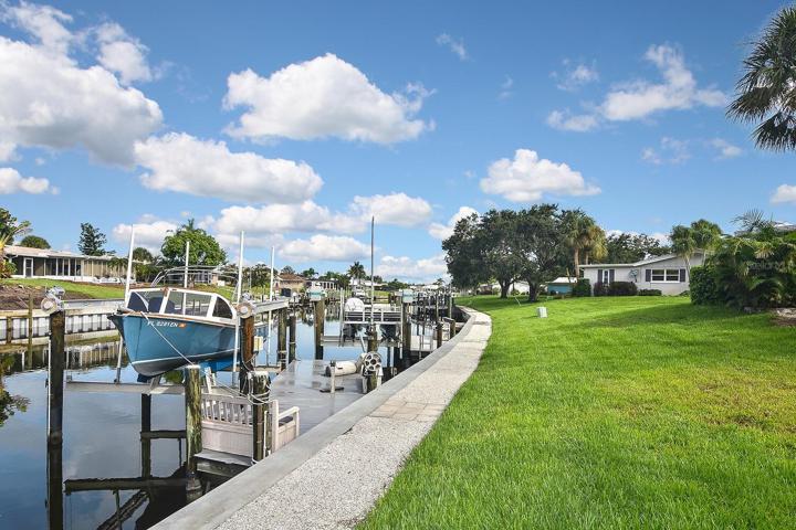 Dock/lift