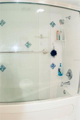 En Suite Tub and Shower