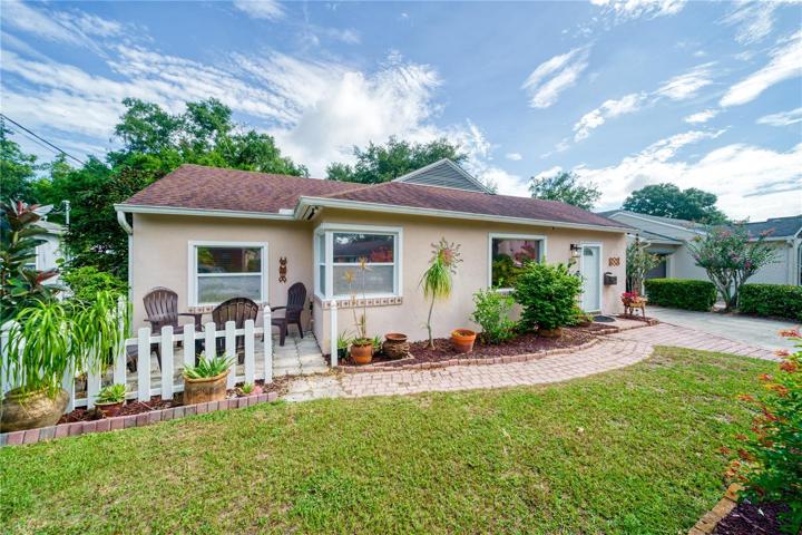 809 Maxwell St!