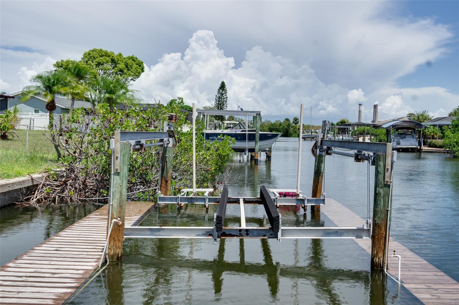 Dock &amp; Lift