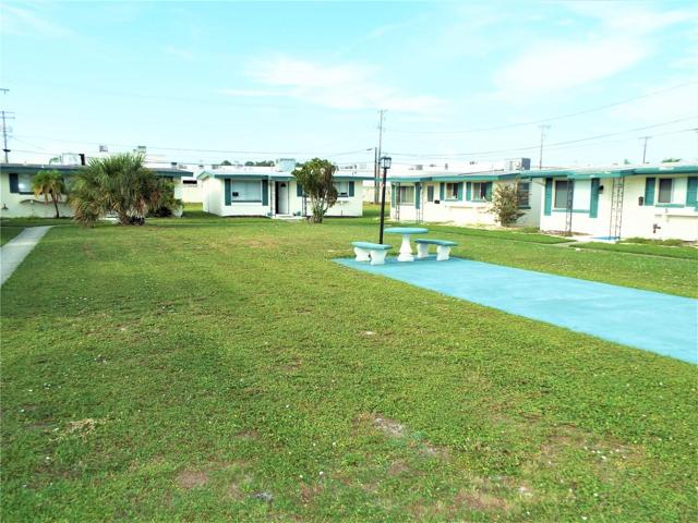 Courtyard left