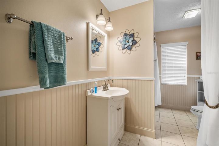 2nd bathroom