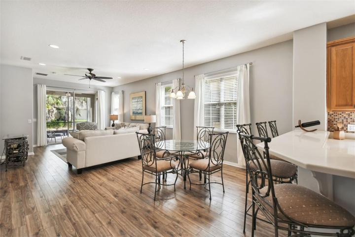 PLANK LAMINATE FLOORS