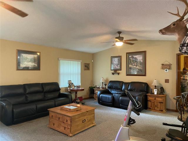 LIVINGROOM