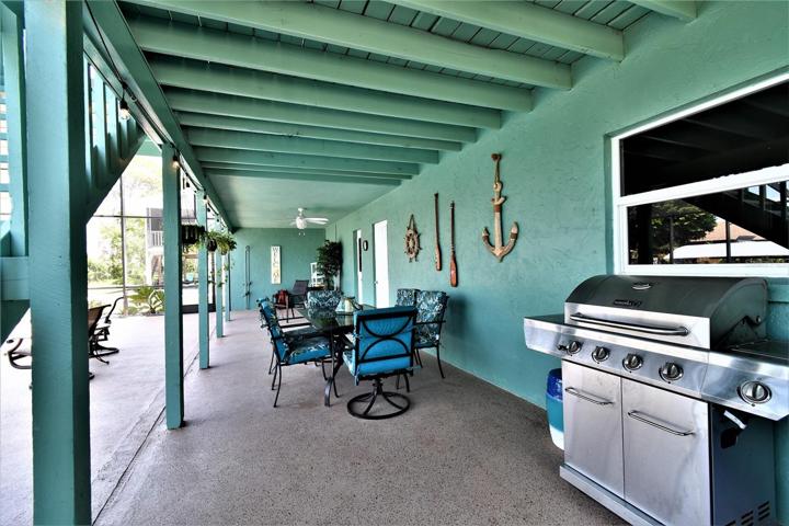 First floor entertainment area