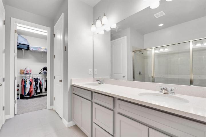 MASTER ENSUITE