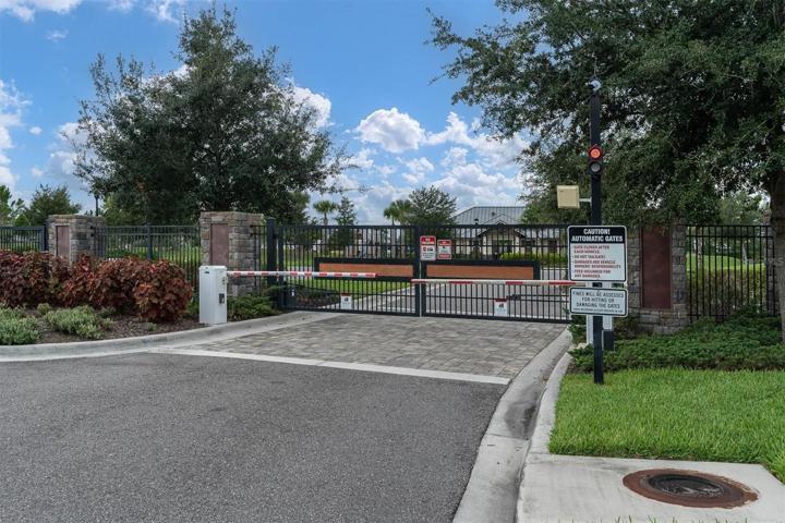 SECURE GATED ENTRANCE MONITORED 24HRS