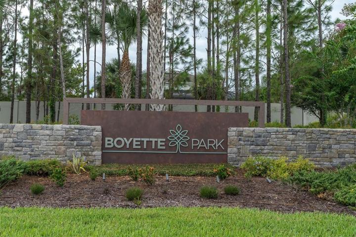 DESIRABLE BOYETTE PARK COMMUNITY