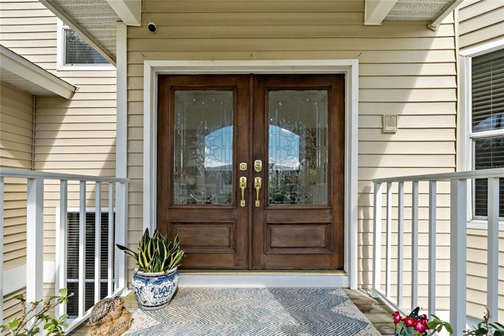 DOUBLE DOOR FRONT ENTRY