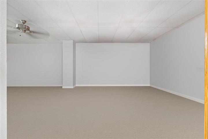 *VIRTUALLY STAGED* BONUS SPACE ON THE GROUND FLOOR!