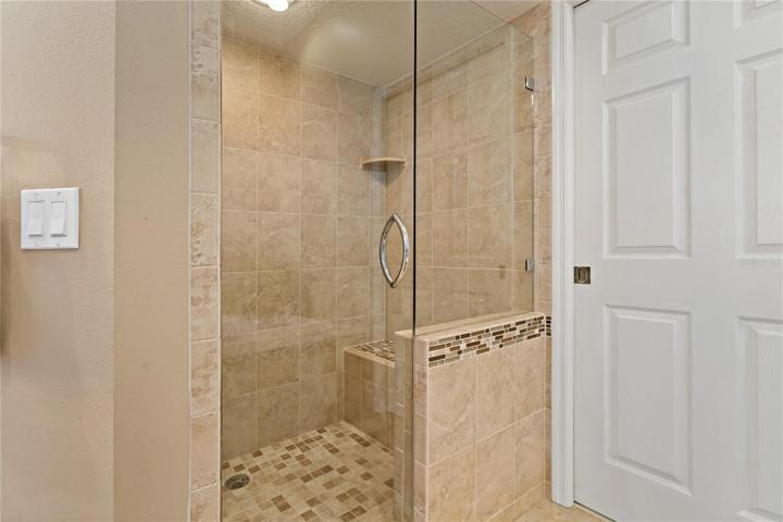 BEAUTIFUL WALK-IN SHOWER IN THE PRIMARY BATHROOM!