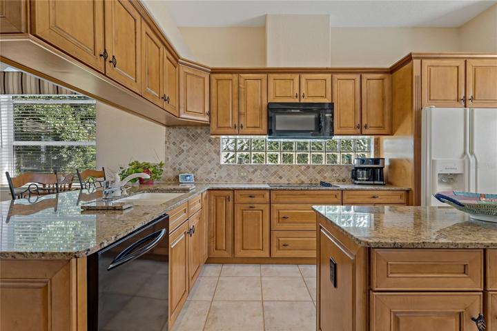 CHEF'S DELIGHT GOURMET KITCHEN WITH ISLAND!