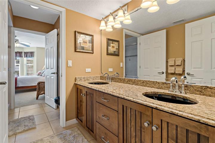DOUBLE VANITY JACK & JILL BATHROOM IN BETWEEN BEDROOM #2 AND #3!