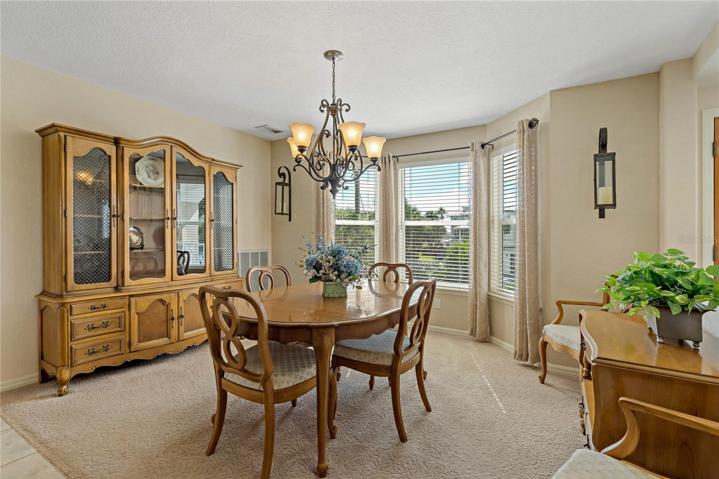 DINING ROOM WITH VIEWS OF THE GULF!