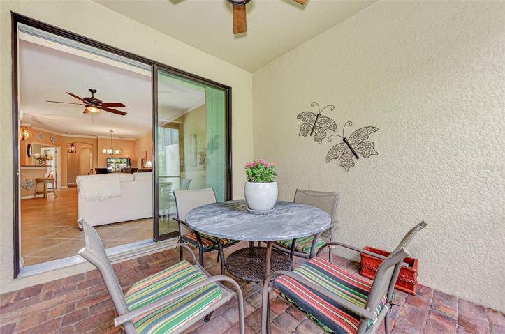 When weather is nice, it is great to have the door open and in the front of the villa to allow that tropical breeze.