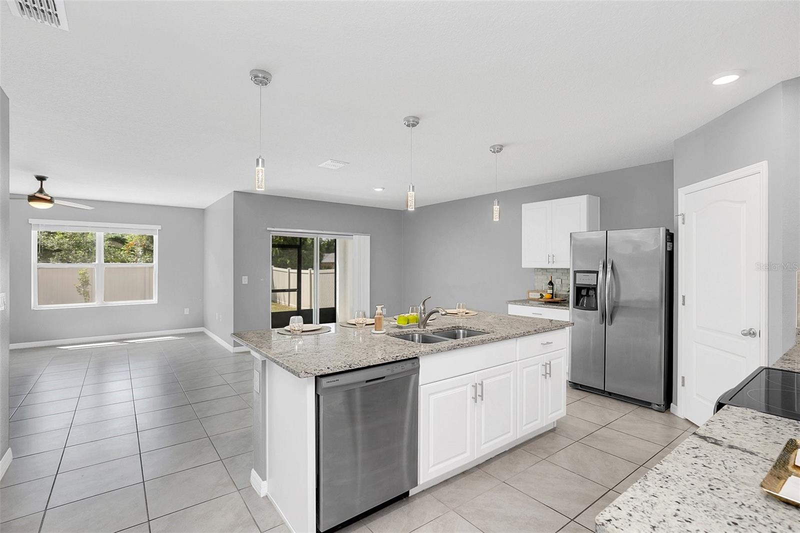 Kitchen/dining/family room open combo