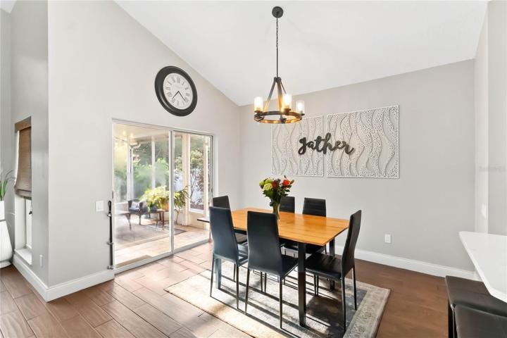 Dining area off the kitchen